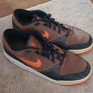 Nike Air Assault Sneakers